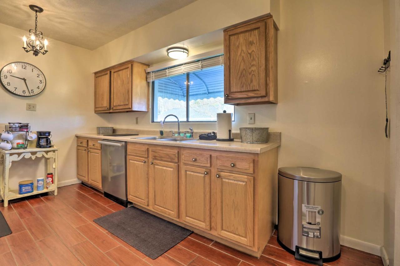 Charming East Bernstadt Retreat Less Than 6 Acre Farm! Extérieur photo