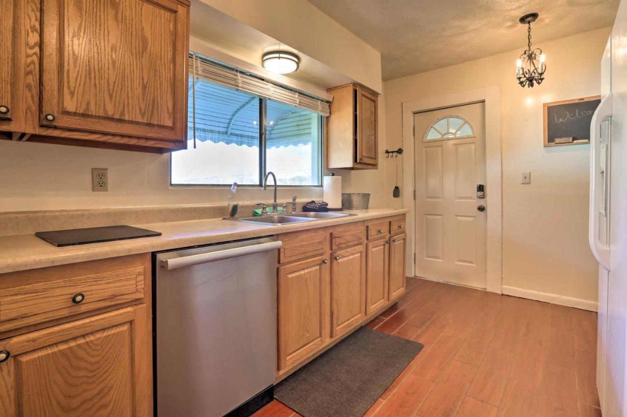 Charming East Bernstadt Retreat Less Than 6 Acre Farm! Extérieur photo